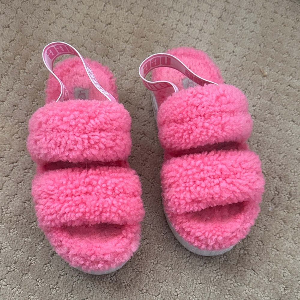 Pink UGG Fluffita sandal slippers. Platform. Used but great condition.